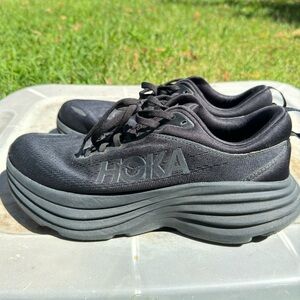 Like new Hoka Bondi 8. Solid black. Only worn a few times